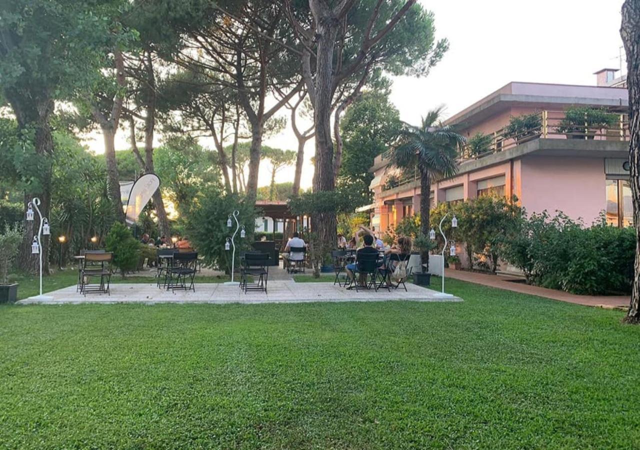 Hotel Storyville Business & Holiday Cinquale Exterior foto