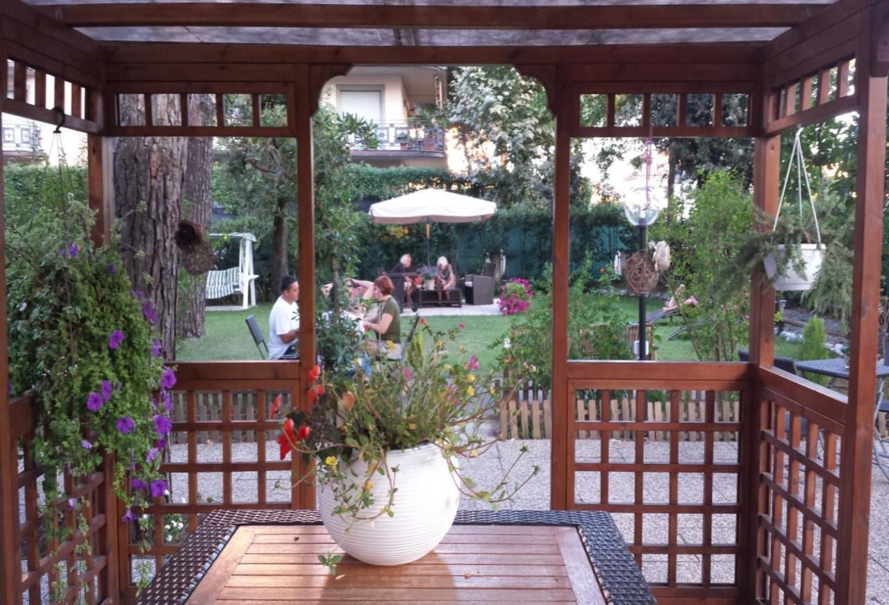 Hotel Storyville Business & Holiday Cinquale Exterior foto